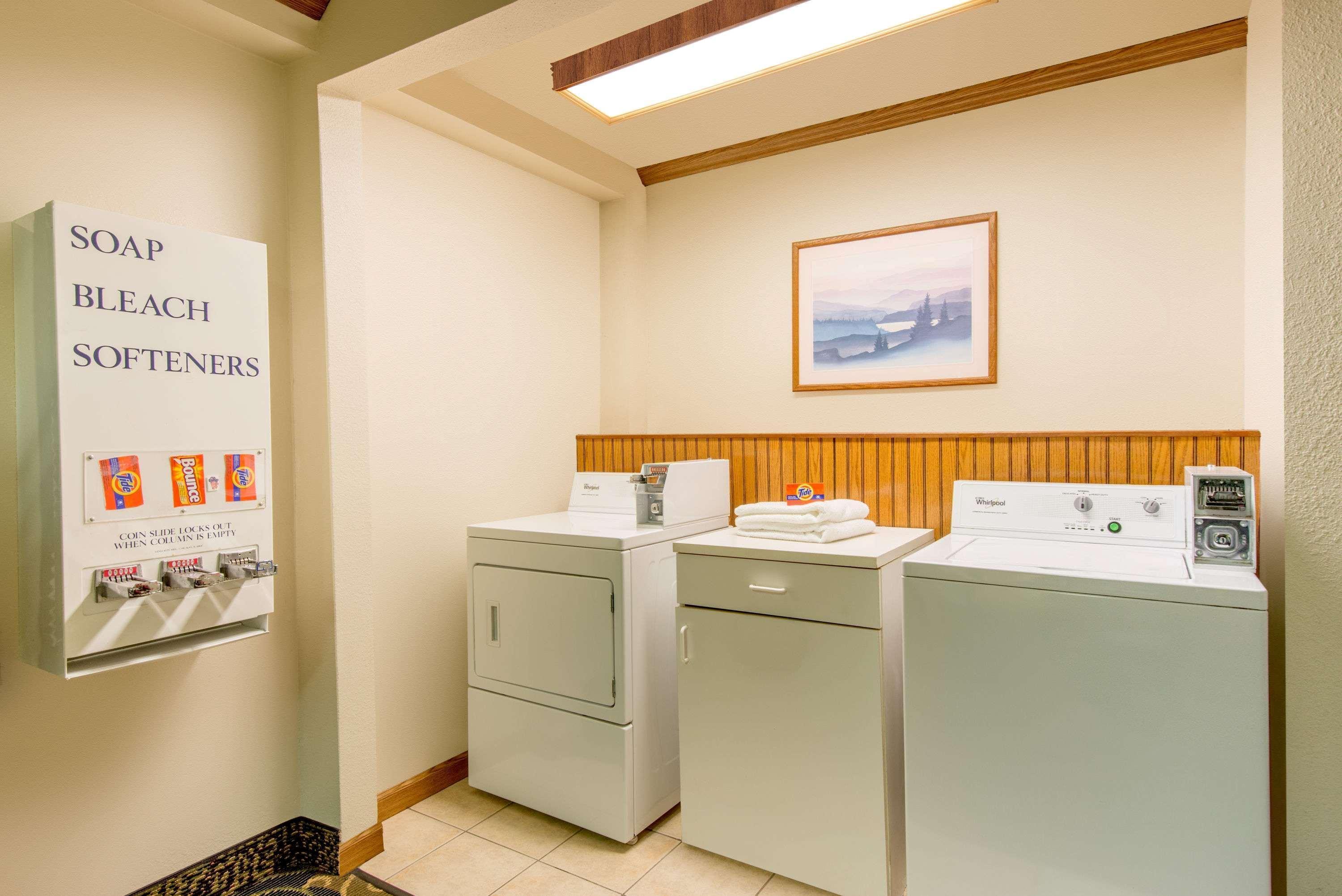 Super 8 By Wyndham Youngstown/Austintown Екстериор снимка