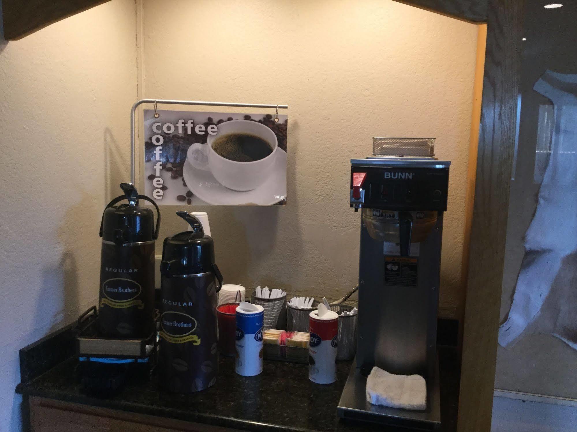 Super 8 By Wyndham Youngstown/Austintown Екстериор снимка